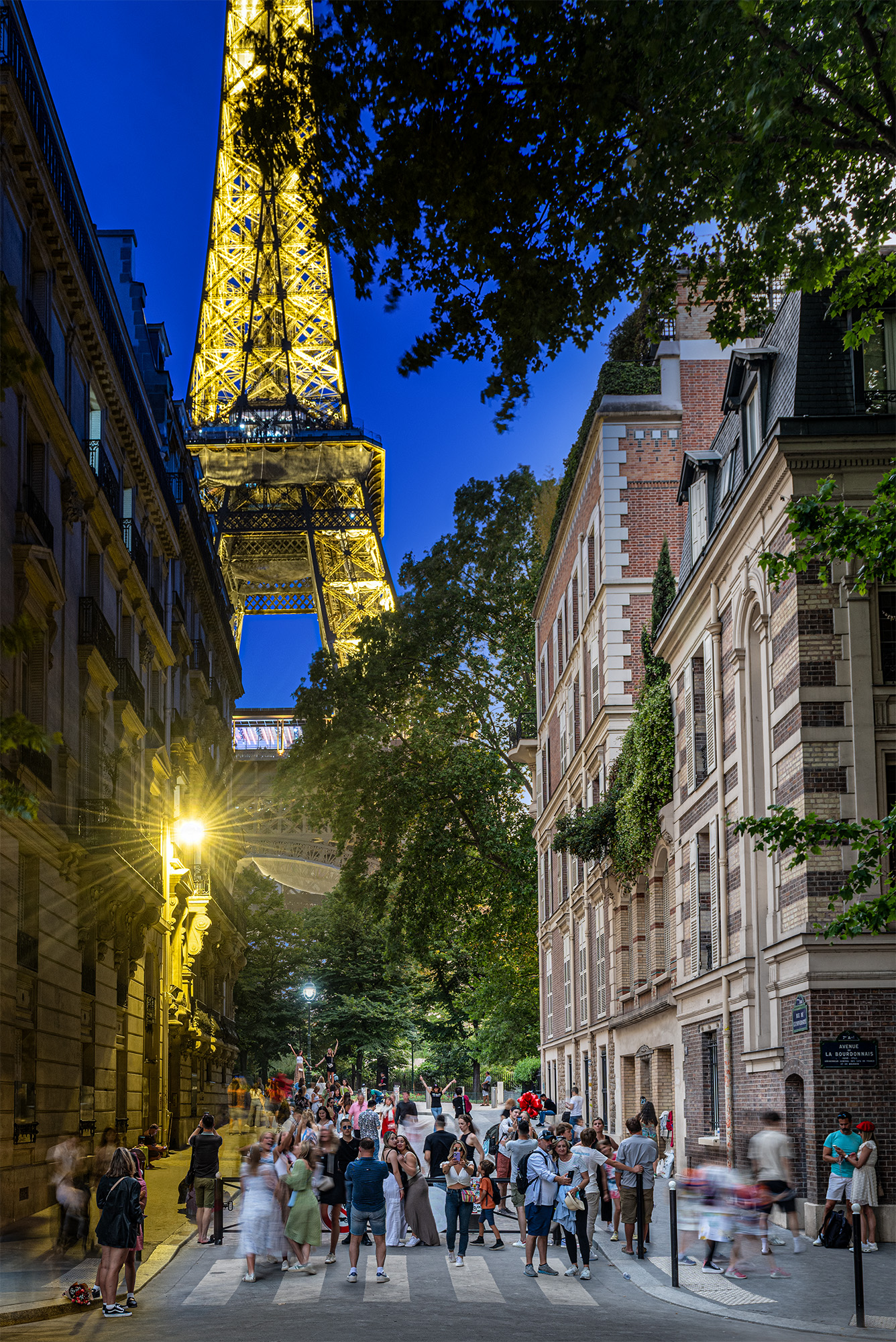 Timelapse Rue de l'Université, Paris, France